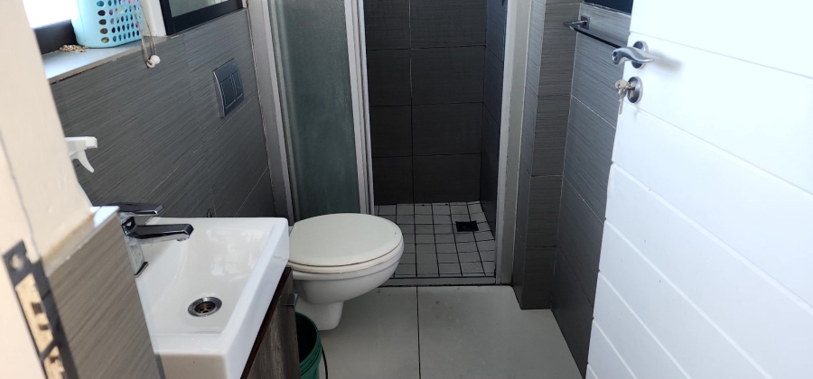 2 Bedroom Property for Sale in Newfields Western Cape